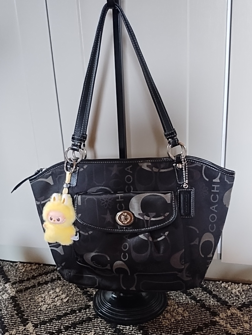 VTG Leah Coach Black Signature Logo Shoulder Bag with Turnlock, PLUSH NOT INCLUD